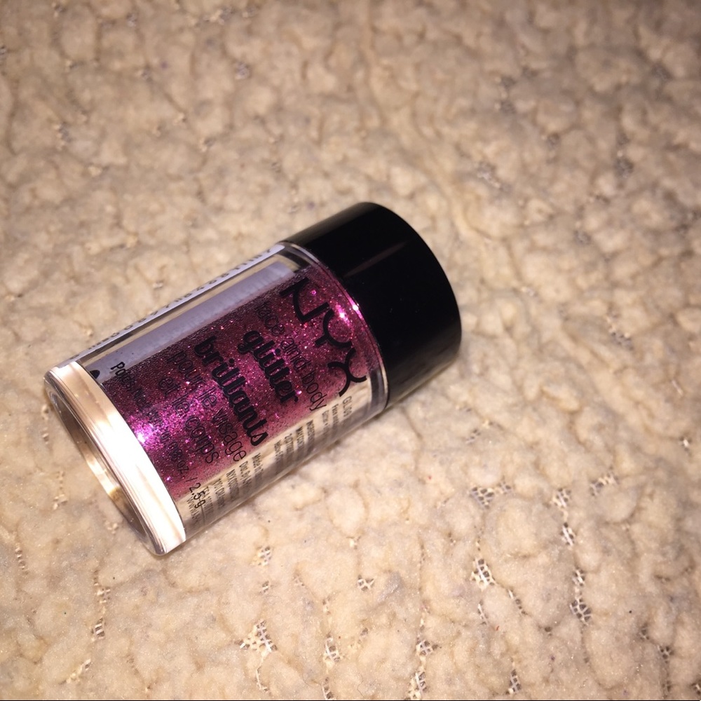 Nyx glitter eyeshadow